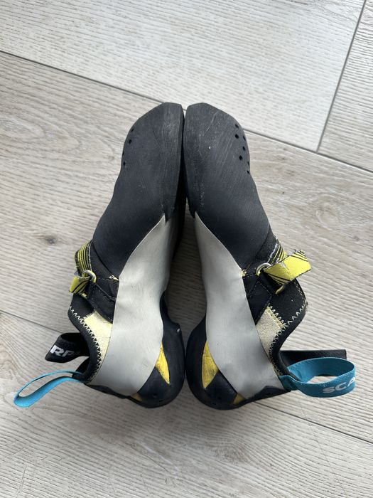 Продам скальники Scarpa Veloce