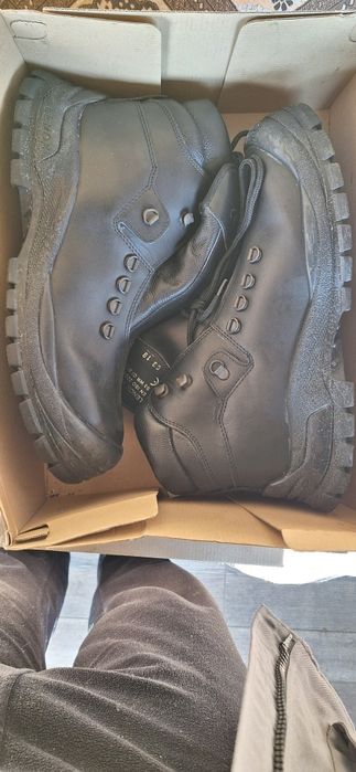 Vând bocanci de iarna