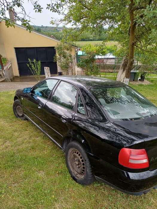 AUDI A4 2001 — imagine 4