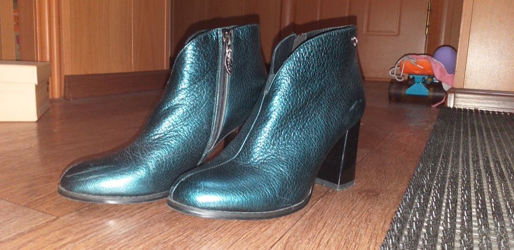 Продаётся демисезонная обувь