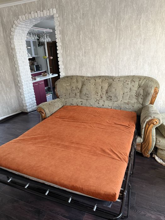 Продам диван+2 кресла дёшево