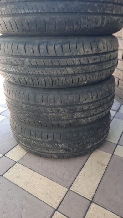 Продам шины размер 185/65р 15