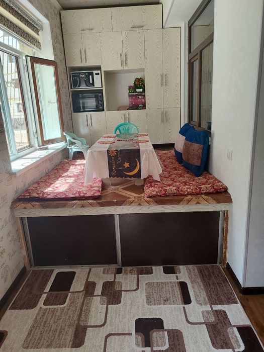 Ikki xonali uy sotiladi