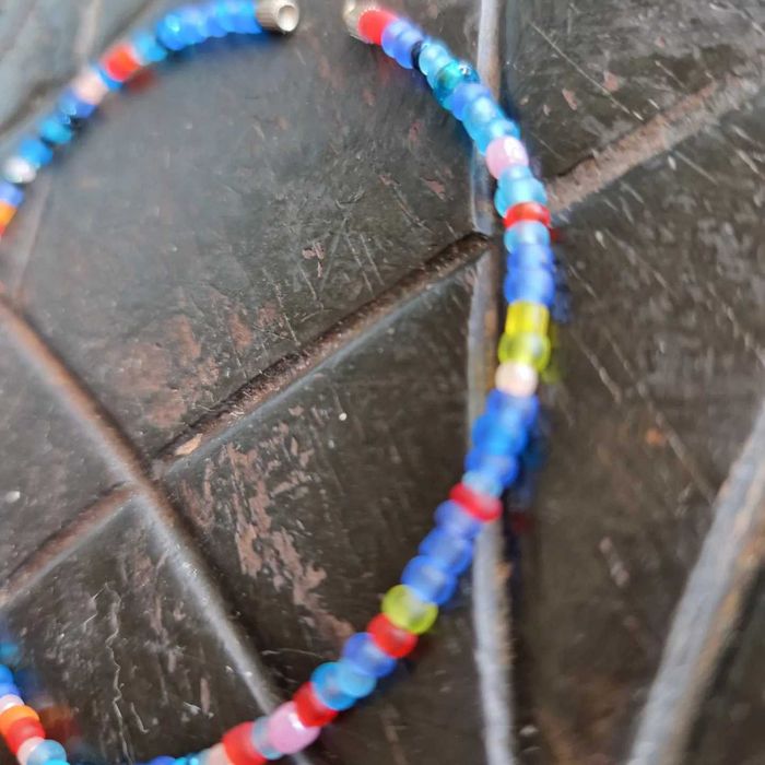 Гривни, гривни за глезен, колиета от мъниста