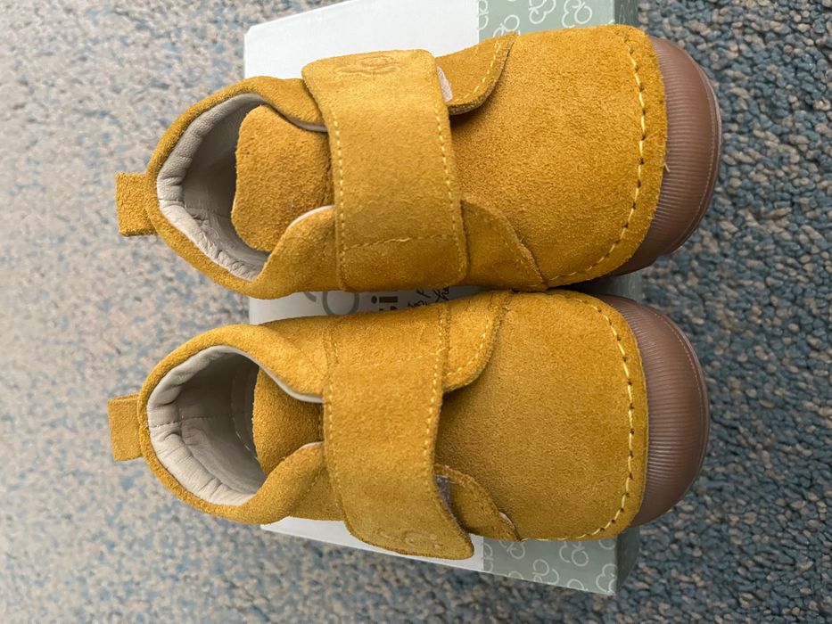 Чисто нови бебешки обувчици Kitikate