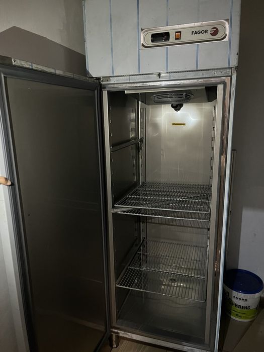 Професионален хладилник