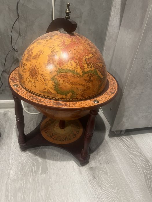 Продам глобус-бар.не пользовались