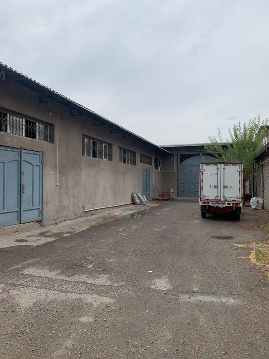 Продаётся 1 600 м² производственный цех.