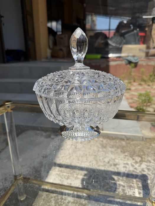 Bombonieră cristal șlefuit cu capac, model diamant, vintage 1960-1980
