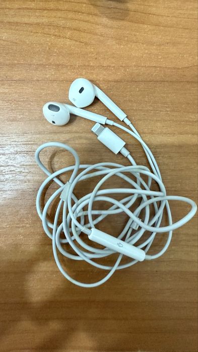 Наушник iphone lightning