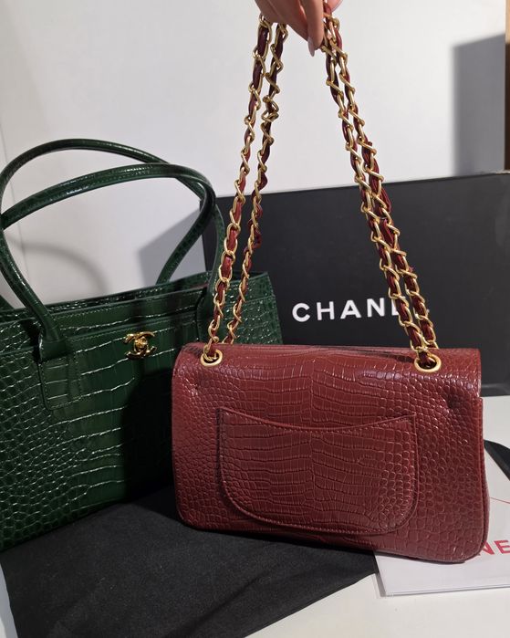 Налична чанта Chanel Maxi Flap Red