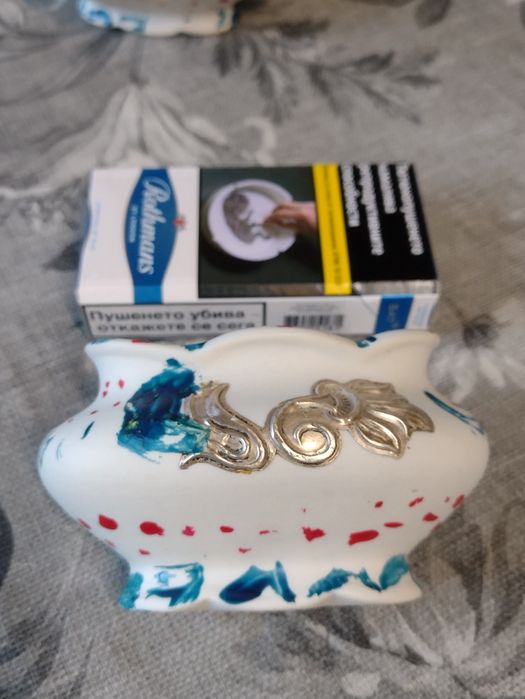 Керамични , гипсови съдове със сребърни орнаменти