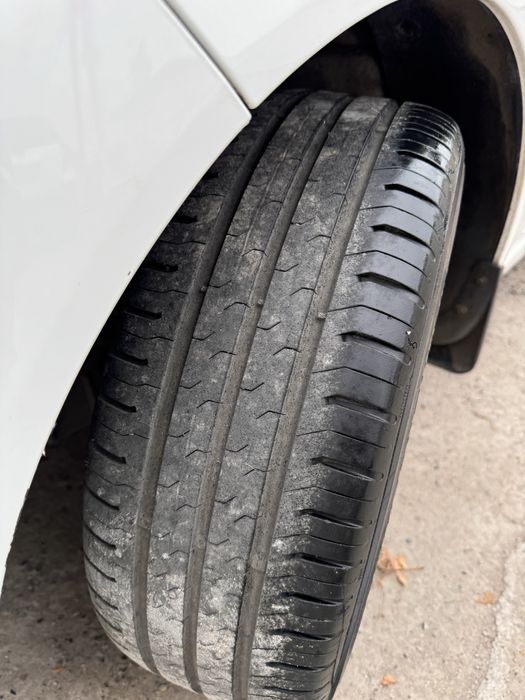 15 sery cobilt qoqon sotiladi  2 ta balon tiwi pasro 2 tasi yaxw 2