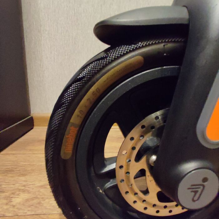 Электросамокат Ninebot Kickscooter F2 Plus