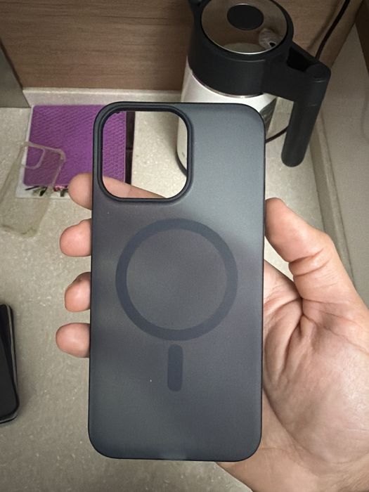 Продам 7 чехлов на Iphone 15 pro max.