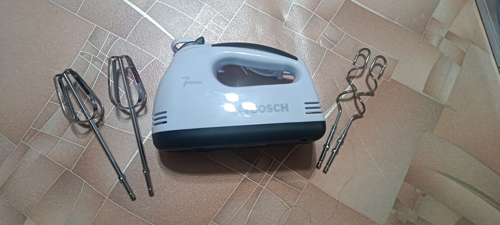 Продам миксер фирмы скарлет, bosch