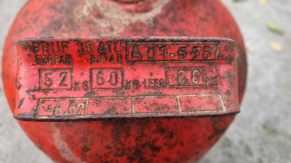 Butelie aragaz  6,8 KG , filet 1/2, încărcată