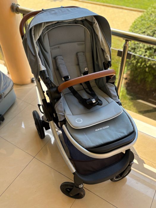 Maxi-Cosi количка - кошче Oria и система Addora 2