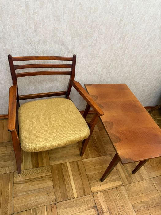 Стул кресло и жур. столик 50000