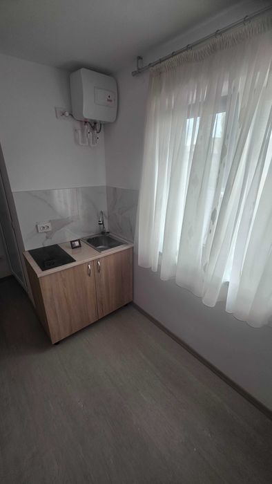 Garsoniera de vânzare zona CET