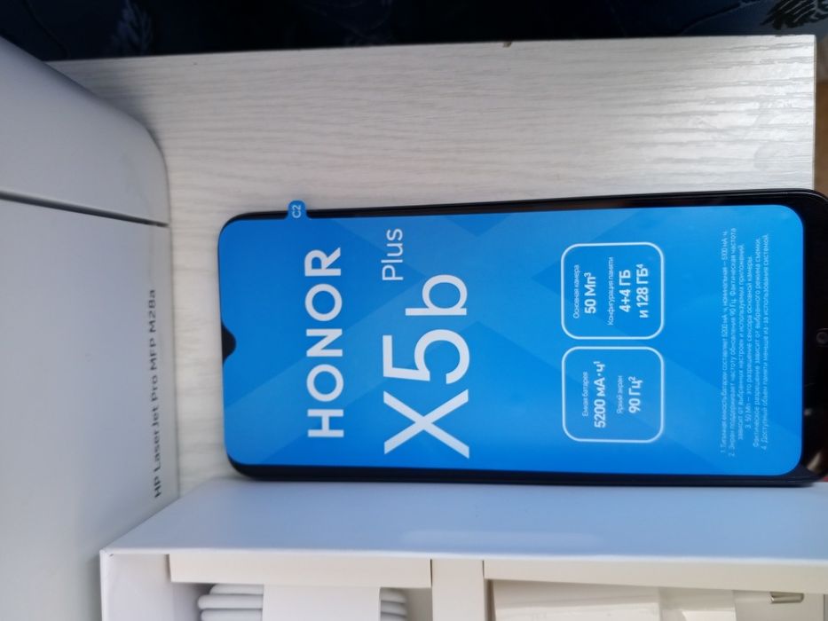 Продам телефон "HONOR"