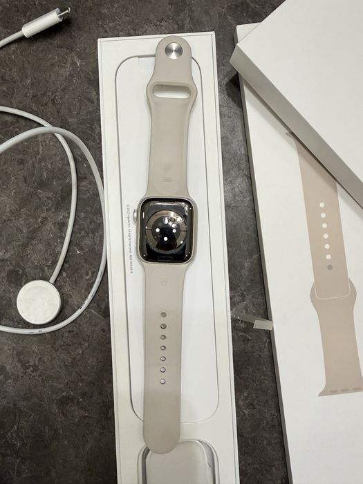 Apple watch series 8