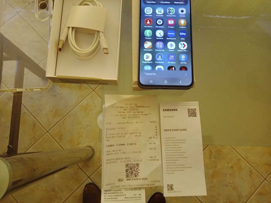 Самсунг- А56-256 гб   неразличим от нов