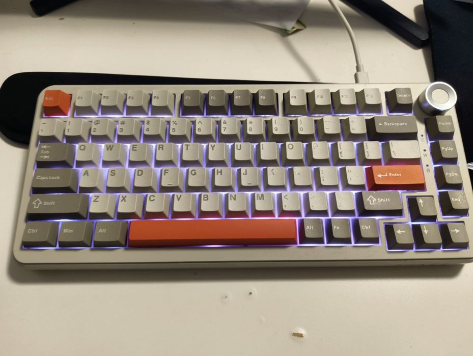 Tastatură mecanică Ajazz AK820 Max – wireless, RGB, ca nouă
