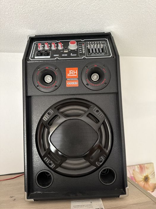 Vând boxe cu Bluetooth jhr