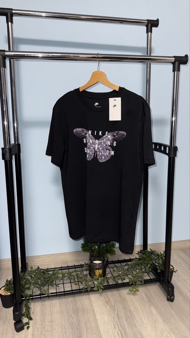 Nike Running Division- Premium T-shirt