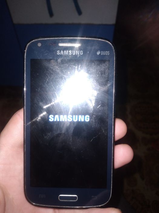 Продам самсунг s7390  самсунг i8262