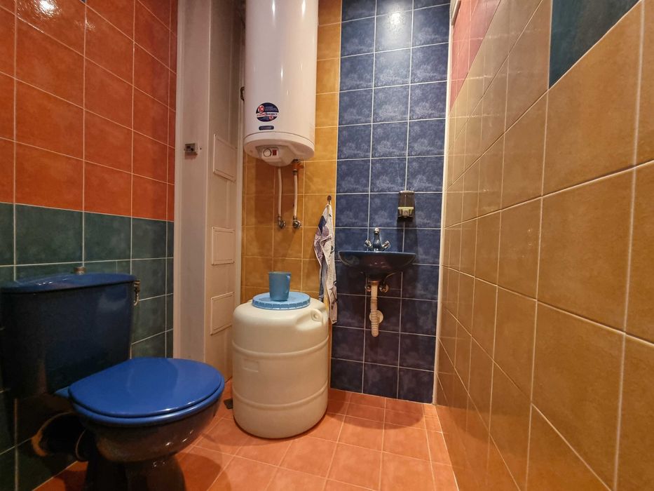 Просторен тристаен апартамент с отлична локация в гр. Благоевград.