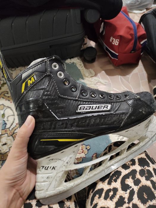 Продам коньки Bauer