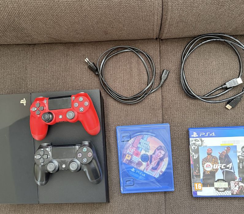 Ps4,2 джойстика 2 игри