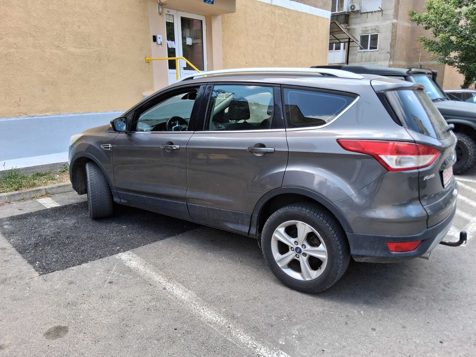 Vand Ford Kuga , an 2015 , motor 2.0 L diesel , inmatriculat