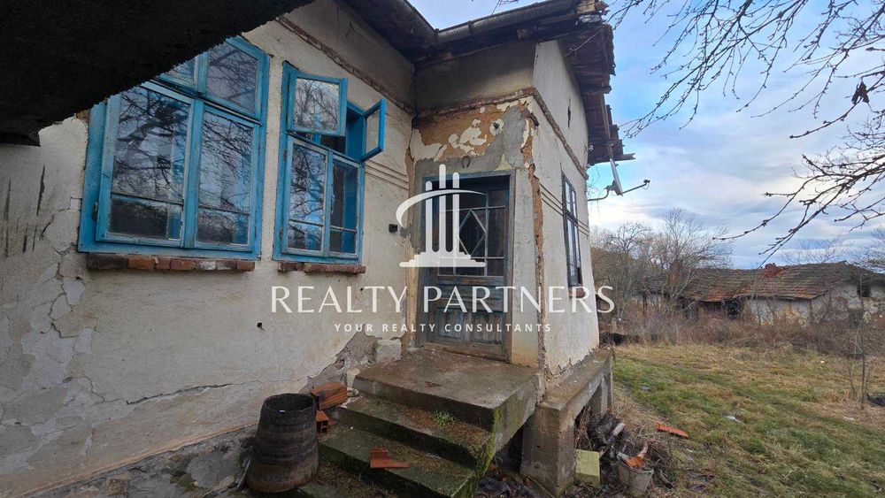 Продава Къща - с. Лесковец, обл. Перник