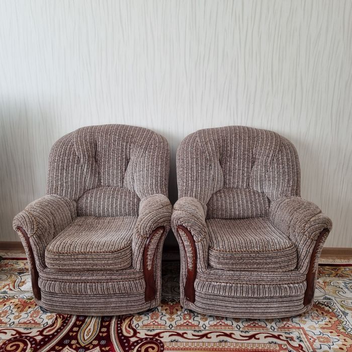 Б/у Диван с двумя креслами