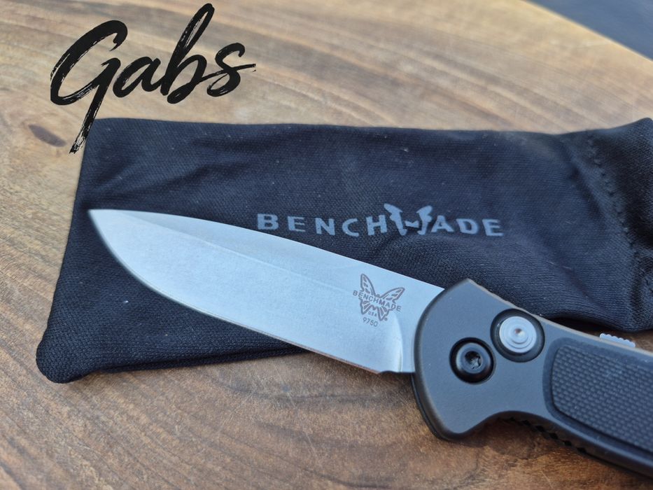 Автоматичен нож Benchmade 9750 Mini Coalition AUTO ,S30V сатенено гладко острие, сиви алуминиеви дръжки с черни G10 инкрустации