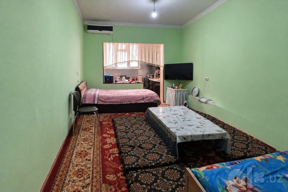 Продам 1/9/9 Сергели -6 среднее состояние. Балкон 2х3. 44 кв.м