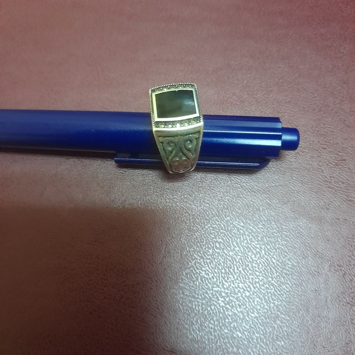 Продаётся серебряное кольцо