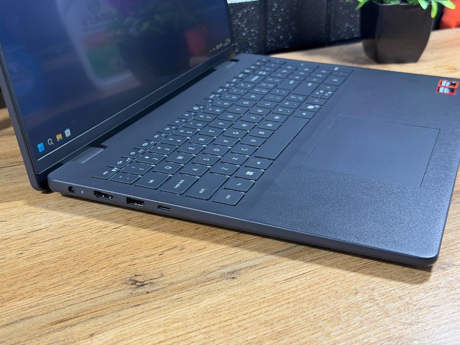 DELL 16 Сенсорный amd7-250