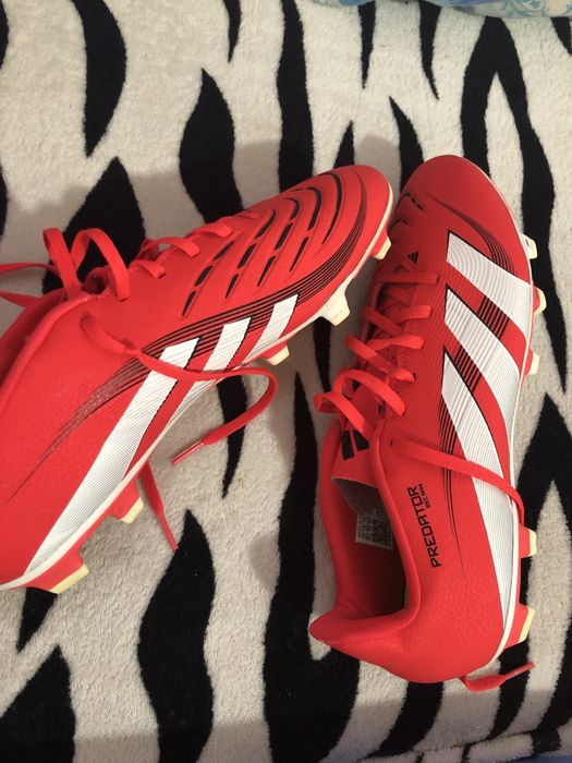 Ghete fotbal predator (adidas)