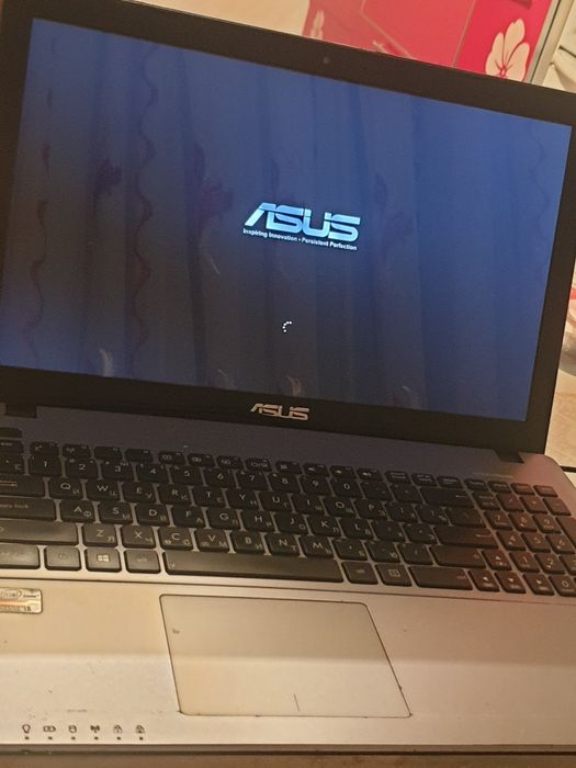 Продам ноутбук ASUS X550CC