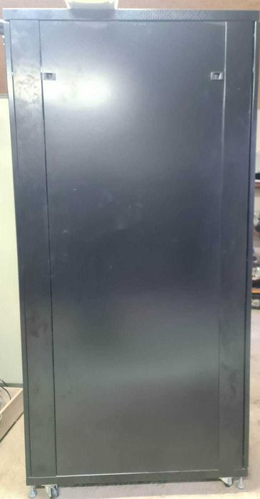 Серверный шкаф коммуникационный