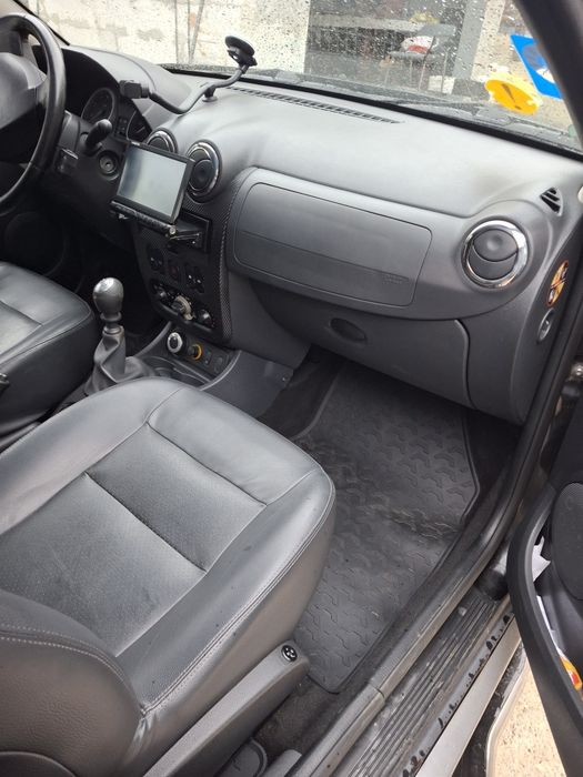 Vând  Dacia Duster