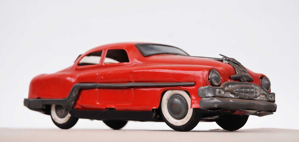Jucarie veche din tabla - pontiac Deluxe MINISTER 1953