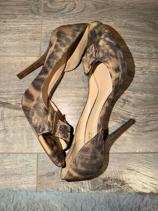 Pantofi cu toc GUESS