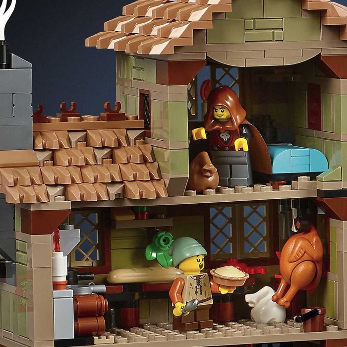 НОВО Lego Icons 10332 - Средновековен градски площад