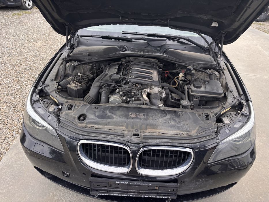 Dezmembrez BMW 530 E60 3.0 218cp, far xenon, navigatie, interior piele, plansa de bord