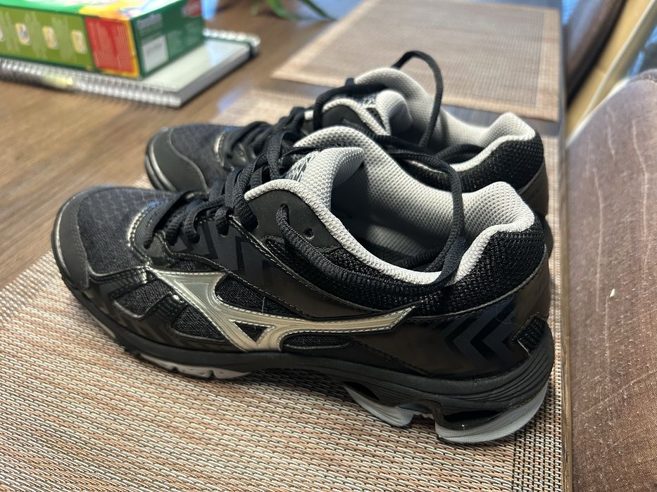 MIZUNO WAVE BOLT 7, 38-ми номер - за скуош, бадминтон и волейбол